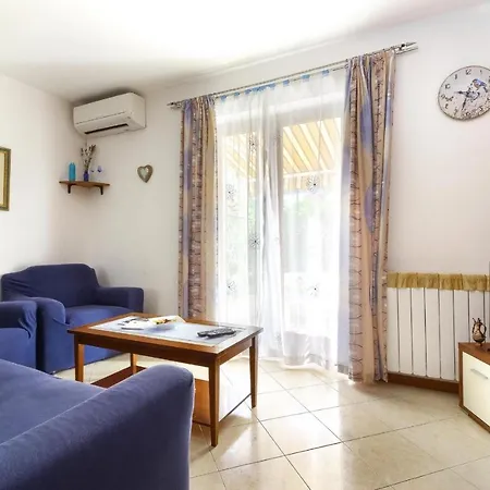 Apartment Romina *